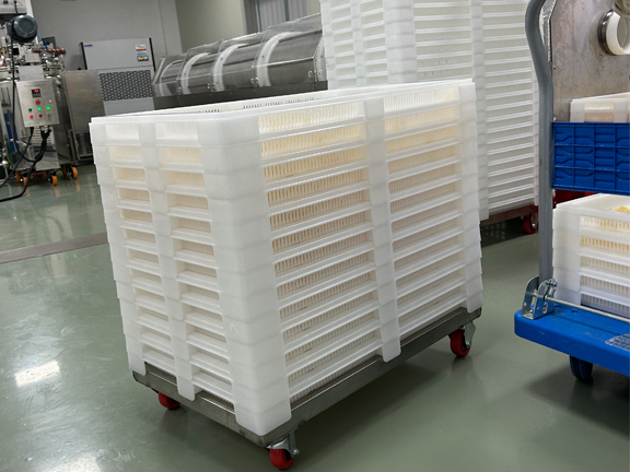 Dry-Well polypropylene drying trays with 360-degree ventilation